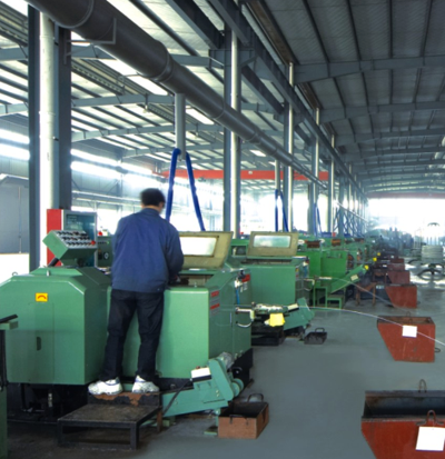 <span><span>Multiple power position screw molding machine</span></span>